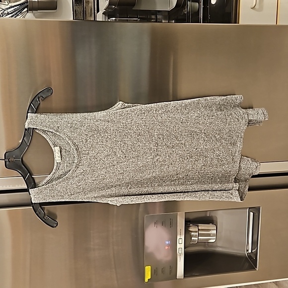 💕ON THE ROAD by YFB💕 Knit Tank Top ~ Marled Gray Large NWOT - Picture 1 of 7